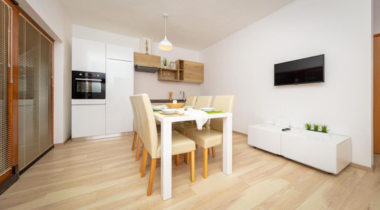 Al Pino Blue Property Premantura Luaran gambar