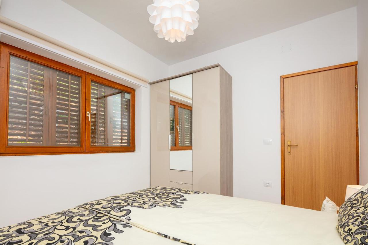 Al Pino Blue Property Premantura Luaran gambar
