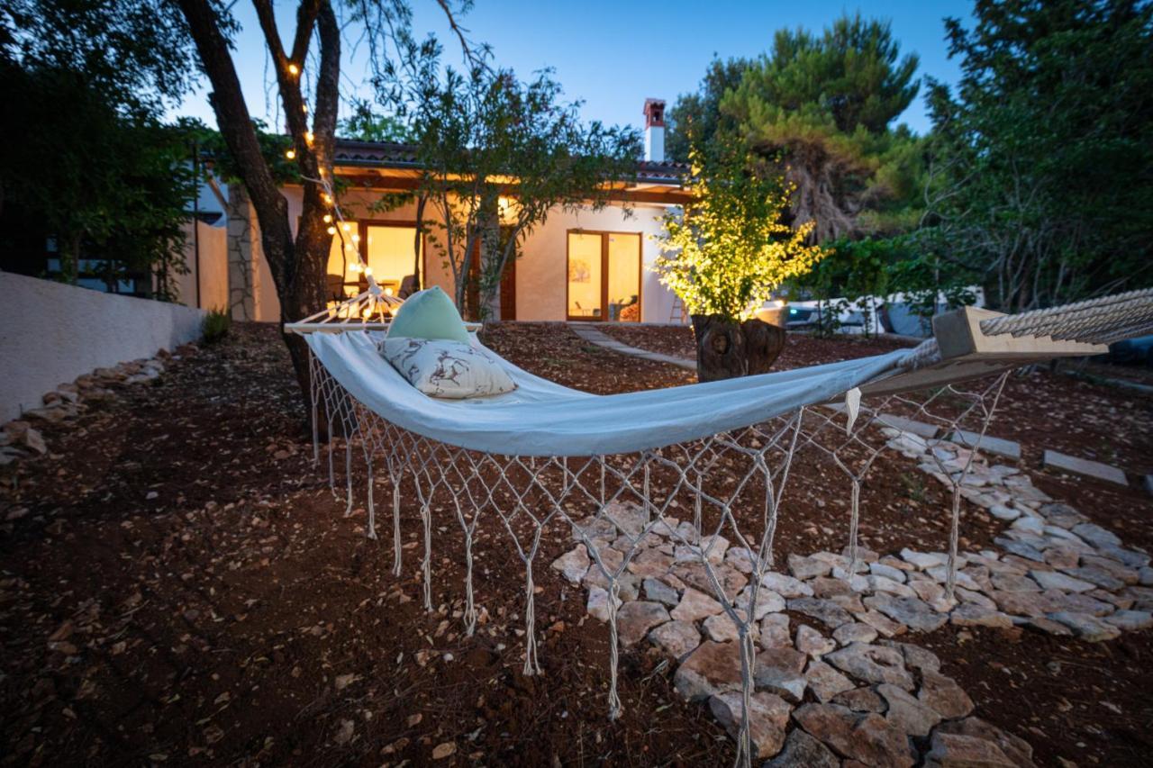 Al Pino Blue Property Premantura Luaran gambar